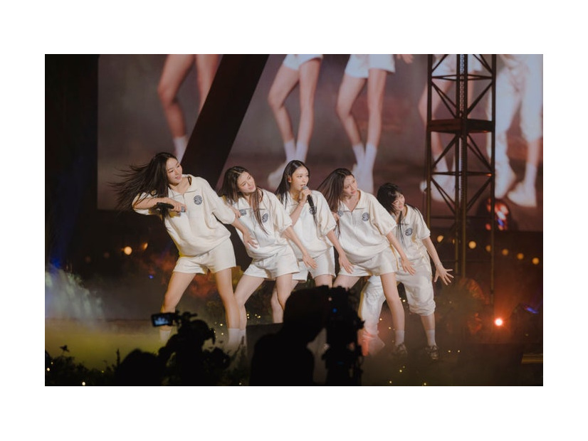 NewJeans／MINJI、DANIELLE、HAERIN、HYEIN、HANNI（C） 2023 ADOR. All Rights Reserved.