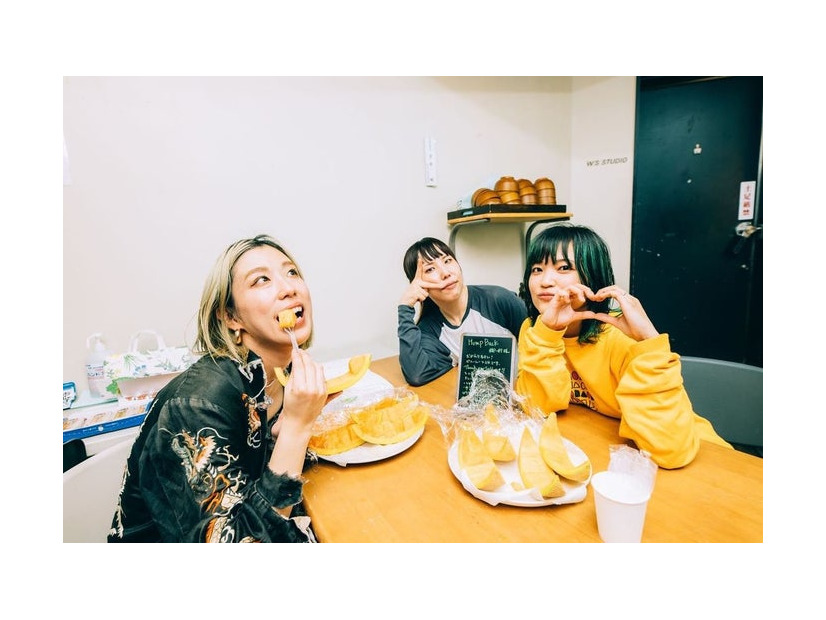 Hump Back公式Instagramより