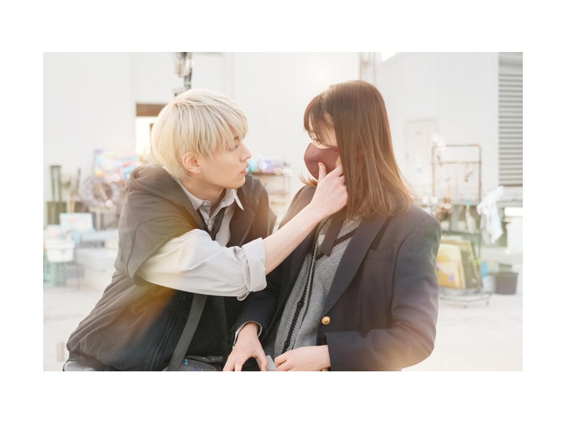 白岩瑠姫、久間田琳加（C）2023「夜が明けたら、いちばんに君に会いにいく」製作委員会