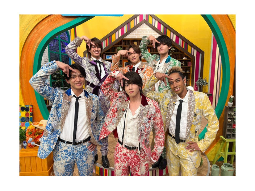 Aぇ! group（前列左から）正門良規、末澤誠也、草間リチャード敬太（後列左から）小島健、福本大晴、佐野晶哉（C）TBS