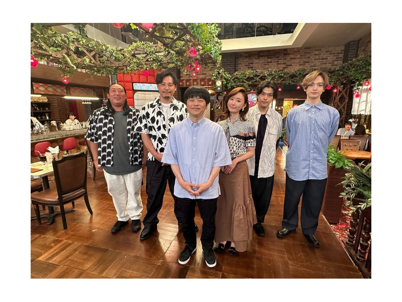 秋山竜次、平子祐希、バカリズム、松本まりか、勝地涼、玉森裕太（C）テレビ朝日