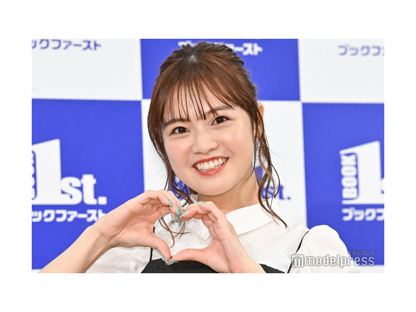 「HKT48 本村碧唯 卒業フォトブック 未来の手前」出版記念記者会見に出席した本村碧唯（C）モデルプレス