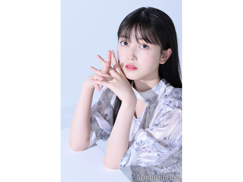モデルプレスのインタビューに応じた久保史緒里（C）モデルプレス