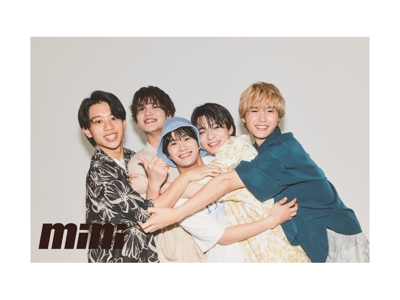 Lil かんさい（左から）當間琉巧、大西風雅、嶋崎斗亜、西村拓哉、岡崎彪太郎（画像提供：宝島社）