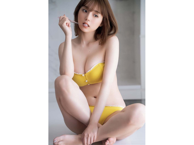 篠崎愛／とじ込み両面ポスター（C）中村和孝（秋田書店）