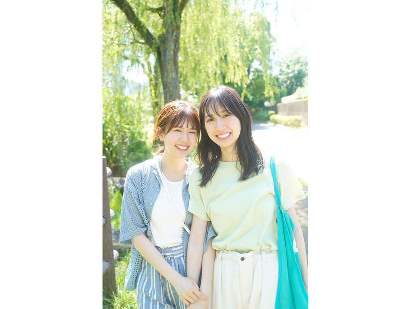 松田好花、金村美玖／撮影：佐藤佑一(東京ニュース通信社刊)