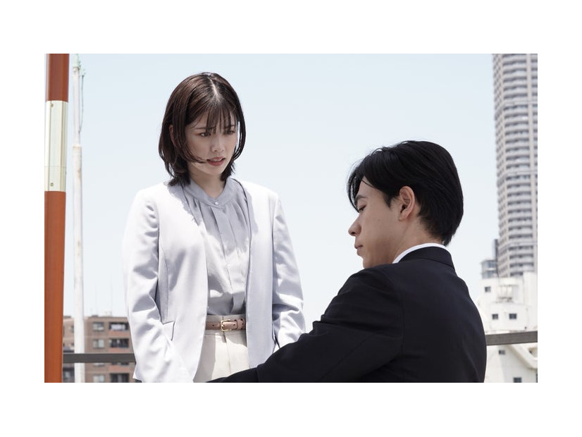 小芝風花、成田凌「転職の魔王様」第2話より（C）カンテレ