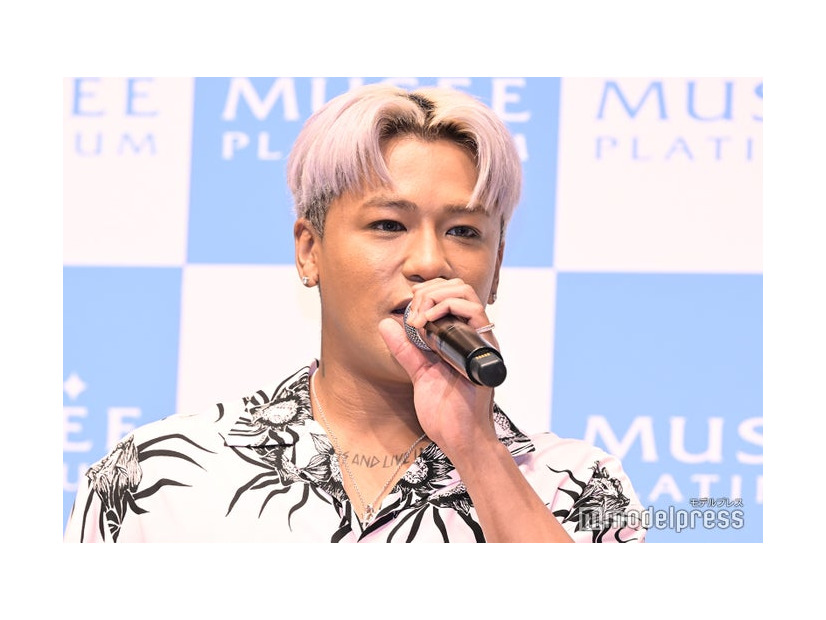 発表会に出席したELLY（C）モデルプレス