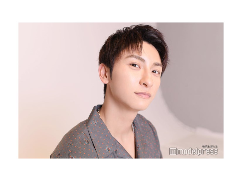 與真司郎（C）モデルプレス