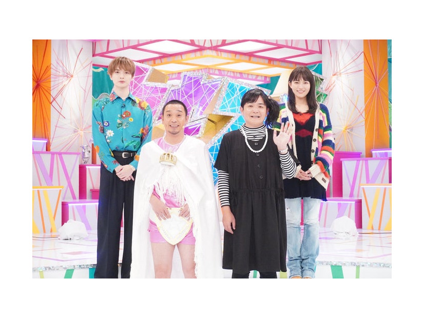 （左から）玉森裕太、千鳥（大悟、ノブ）、川口春奈（C）フジテレビ