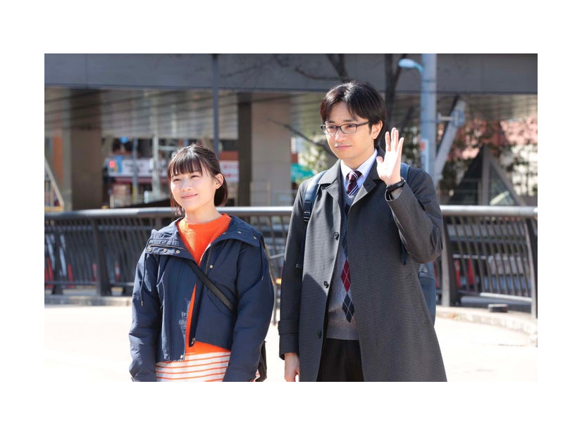 伊藤沙莉、中島健人「シッコウ！！～犬と私と執行官～」第6話より（C）テレビ朝日