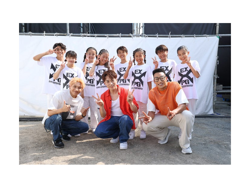 （前列左から）小森隼、EXILE TETSUYA、関口メンディー（C）EXILE TETSUYA presents オリジナルダンスワークショップショー「EXILE TETSUYA with EXPG」