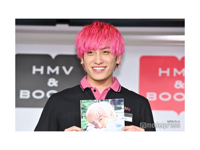 1st写真集「虚構」発売記念取材会に出席した兼近大樹（C）モデルプレス