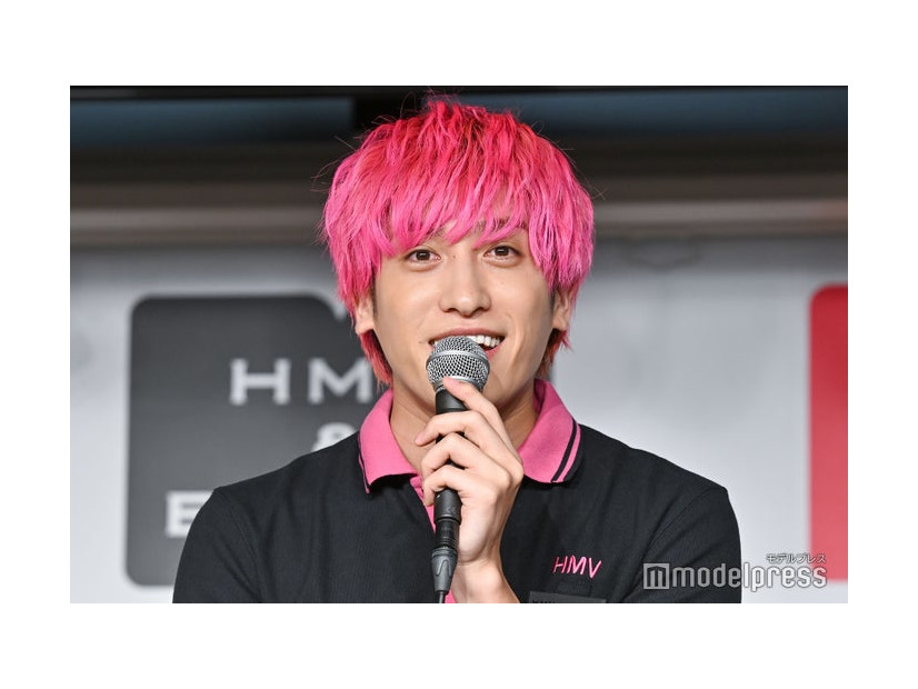 1st写真集「虚構」発売記念取材会に出席した兼近大樹（C）モデルプレス