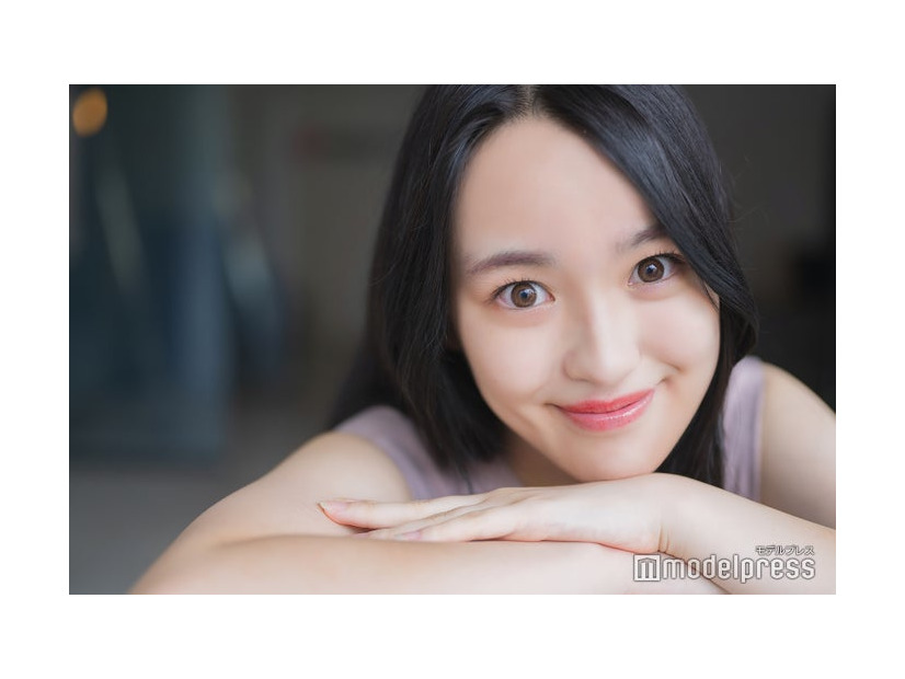 モデルプレスのインタビューに応じた半田遥さん（C）モデルプレス