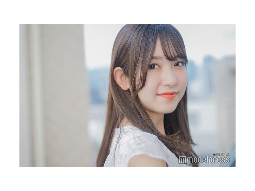 モデルプレスのインタビューに応じた加藤怜さん（C）モデルプレス