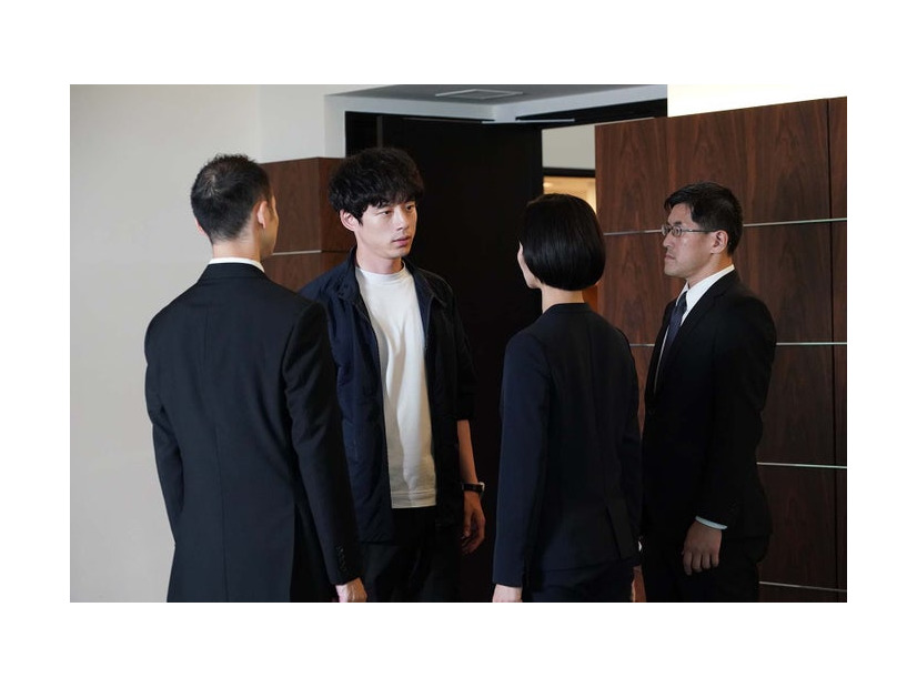 坂口健太郎「CODE―願いの代償―」第9話より（C）読売テレビ・日本テレビ