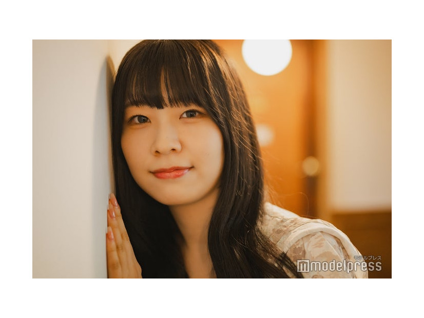 モデルプレスのインタビューに応じた牧山結香さん（C）モデルプレス