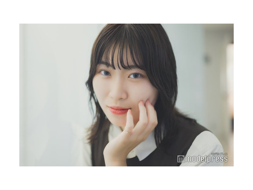 モデルプレスのインタビューに応じた芳賀乙舞さん（C）モデルプレス
