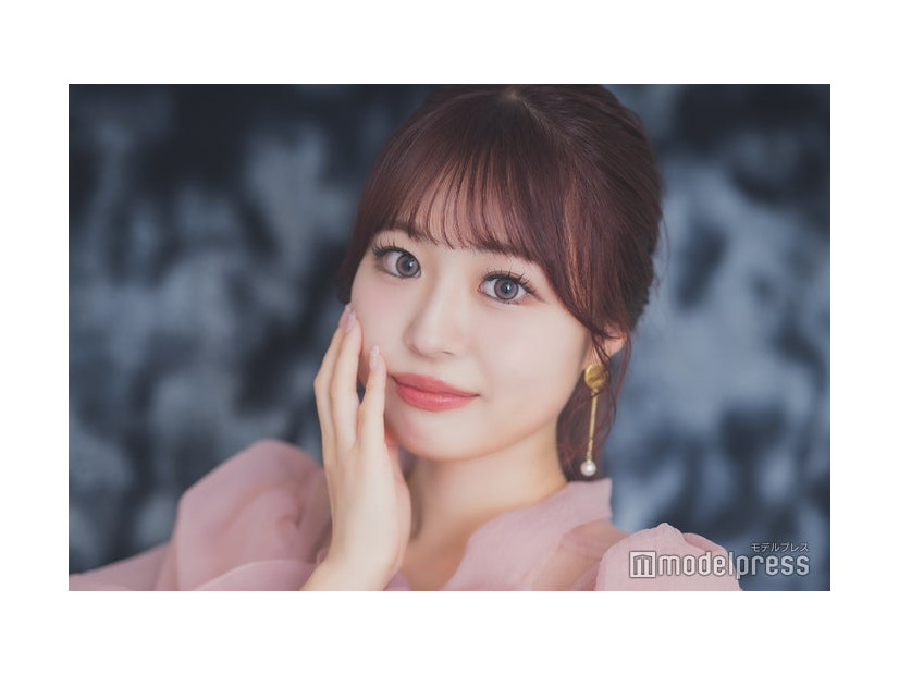 モデルプレスのインタビューに応じた山根みなみさん（C）モデルプレス