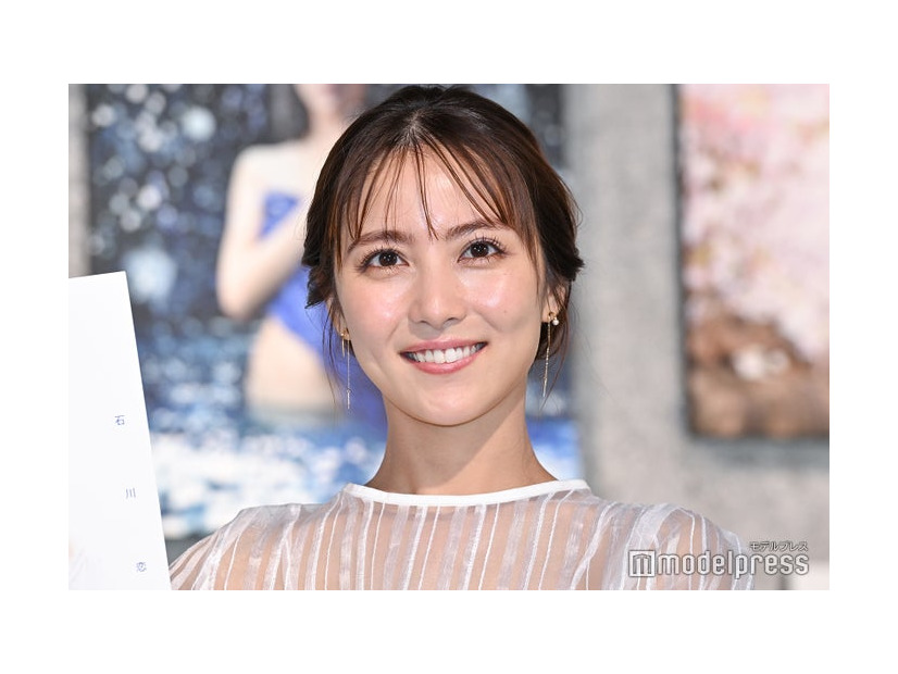 写真集「SIGNS」の発売記念記者会見に出席した石川恋（C）モデルプレス