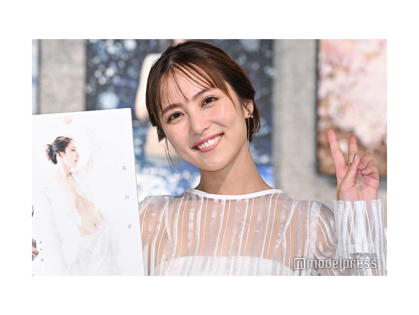 写真集「SIGNS」の発売記念記者会見に出席した石川恋（C）モデルプレス