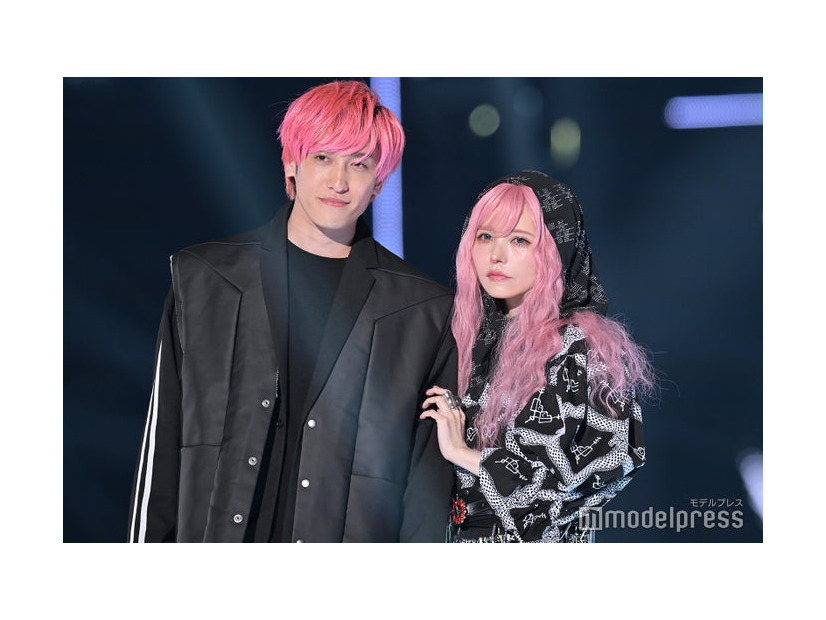 兼近大樹、益若つばさ（C）モデルプレス