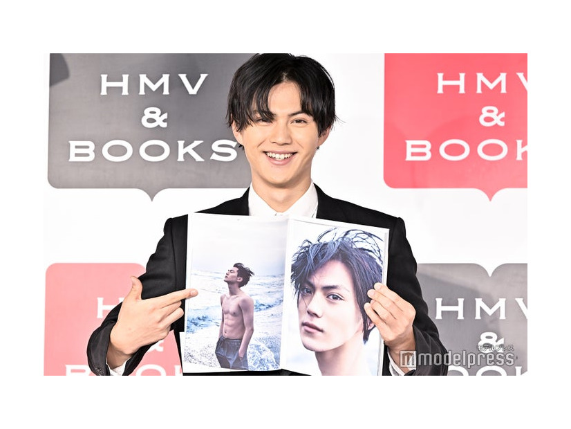 1st写真集「IKKAN」発売記念イベントに出席した簡秀吉（C）モデルプレス
