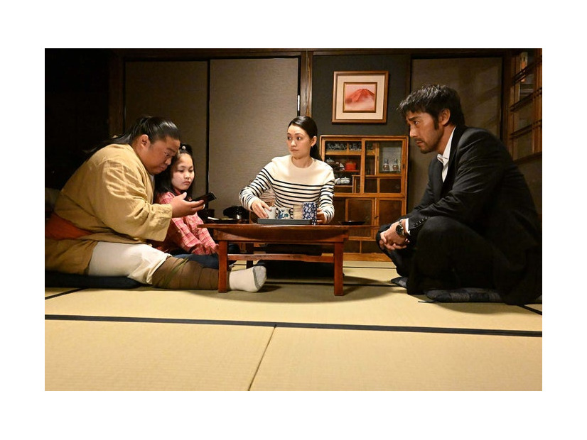 富栄ドラム、二階堂ふみ、阿部寛ら「VIVANT」第8話より（C）TBS