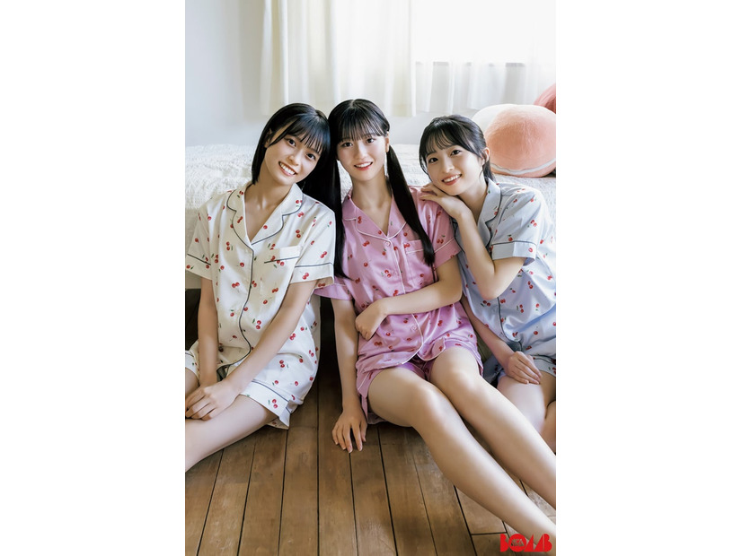 秋山由奈・新井彩永・八木愛月／モデルプレス独占カット（提供写真）