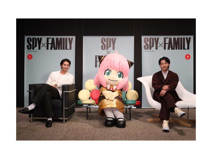 賀来賢人、中村倫也（C）2023「劇場版 SPY×FAMILY」製作委員会　（C）遠藤達哉／集英社