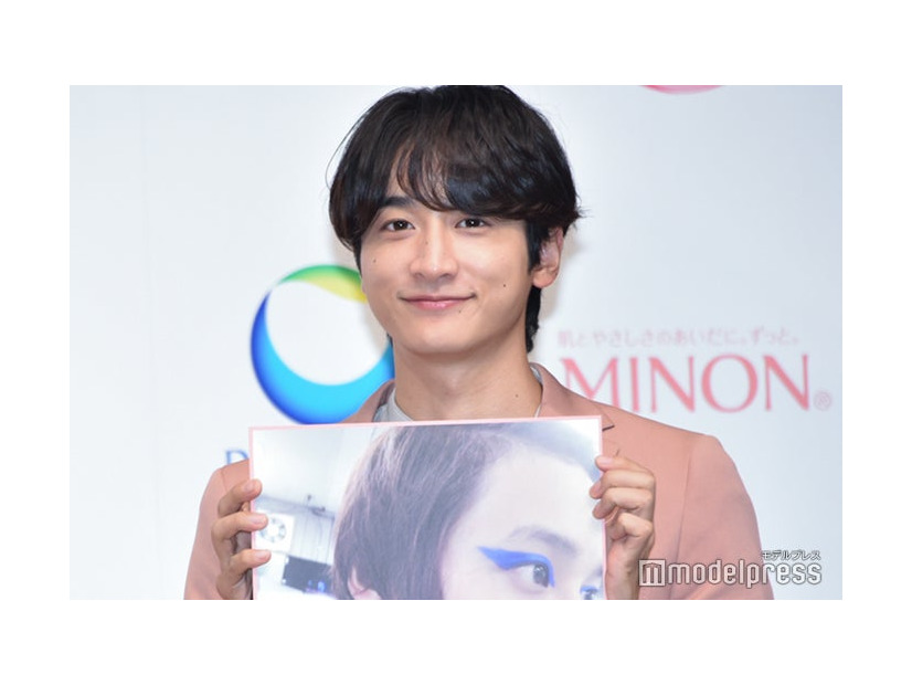 新TVCM発表会で10代の頃の写真を公開した小関裕太（C）モデルプレス