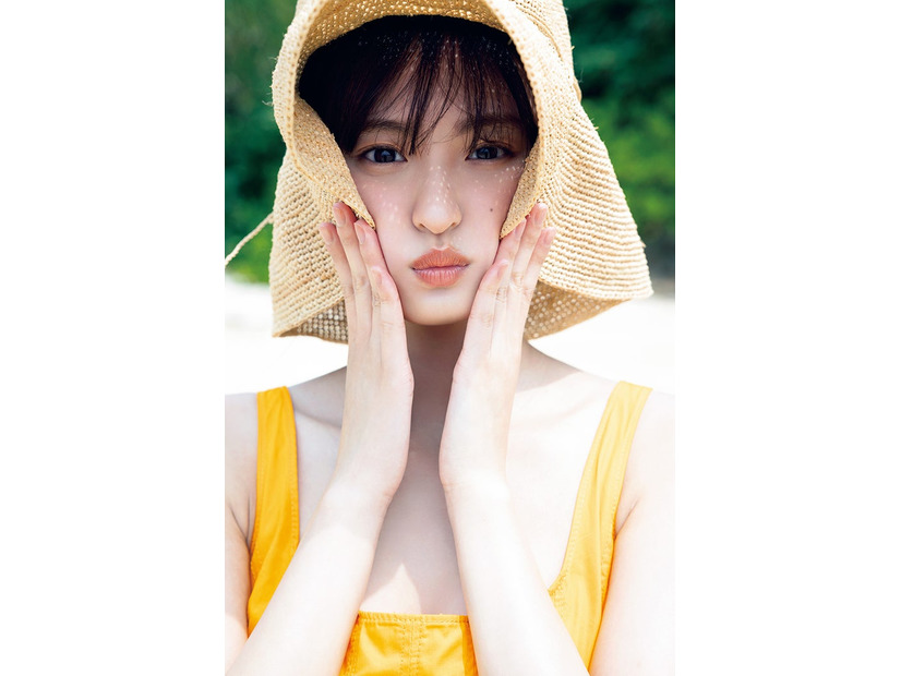 遠藤さくら 1st写真集「可憐」セブンネットショッピング限定版裏表紙／撮影：須江隆治（See）