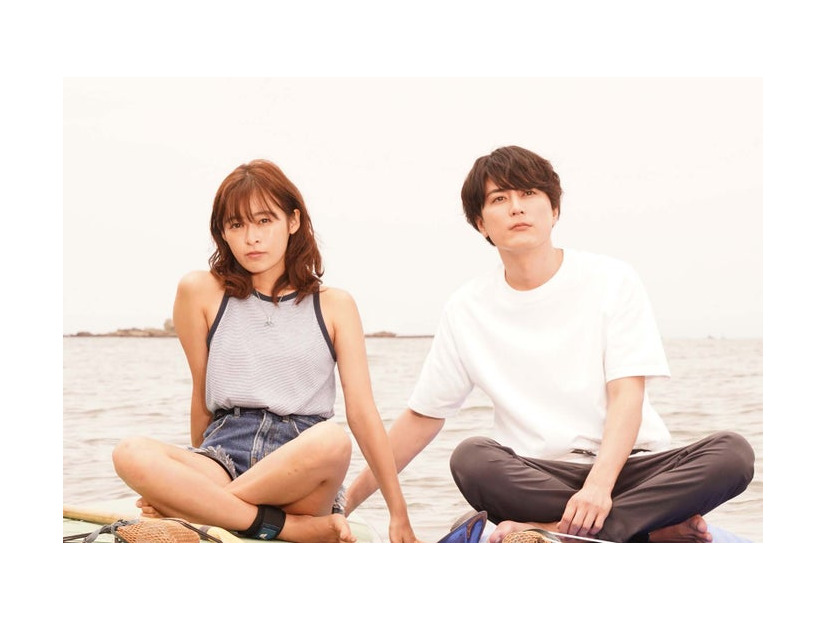 森七菜、間宮祥太朗「真夏のシンデレラ」より（C）フジテレビ