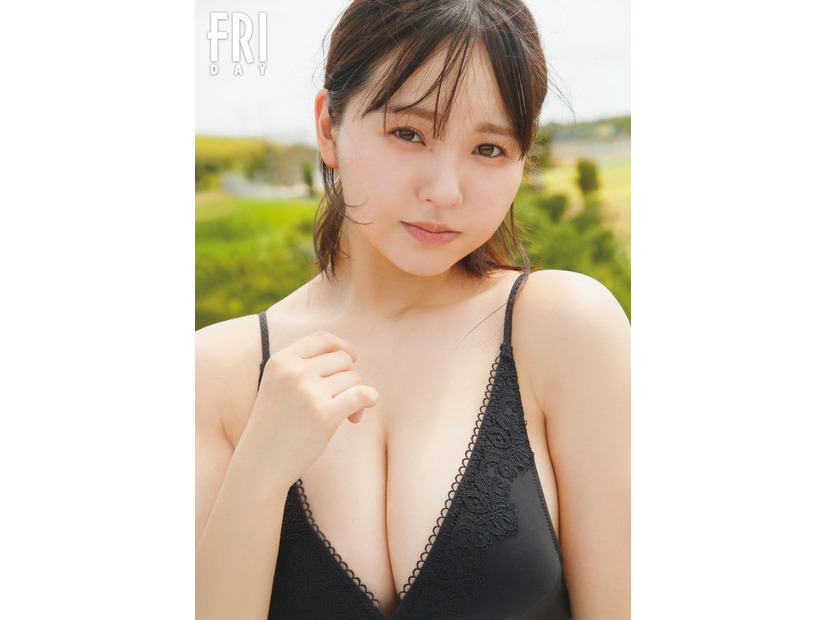 本郷柚巴（C）撮影：菊地泰久／講談社
