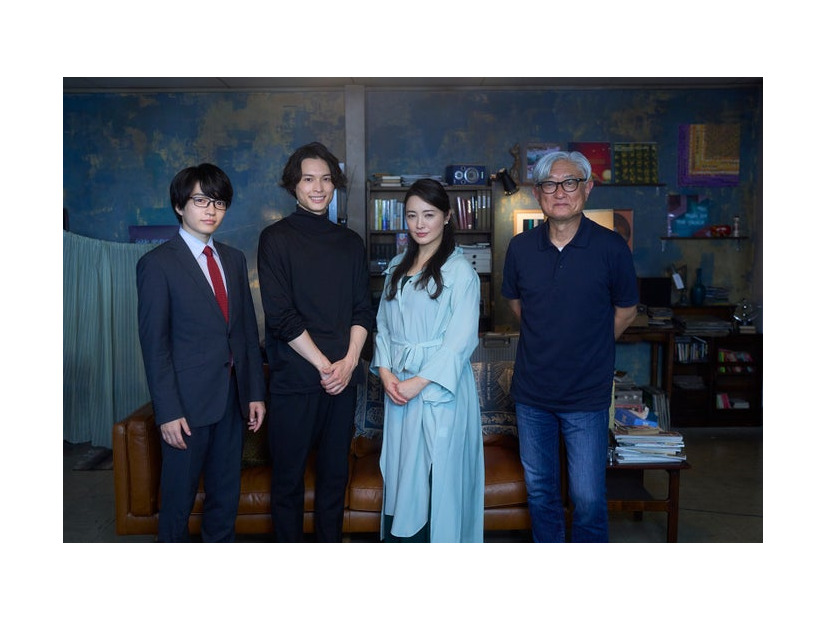 西畑大吾、松村北斗、仲間由紀恵、堤幸彦監督（C）テレビ朝日