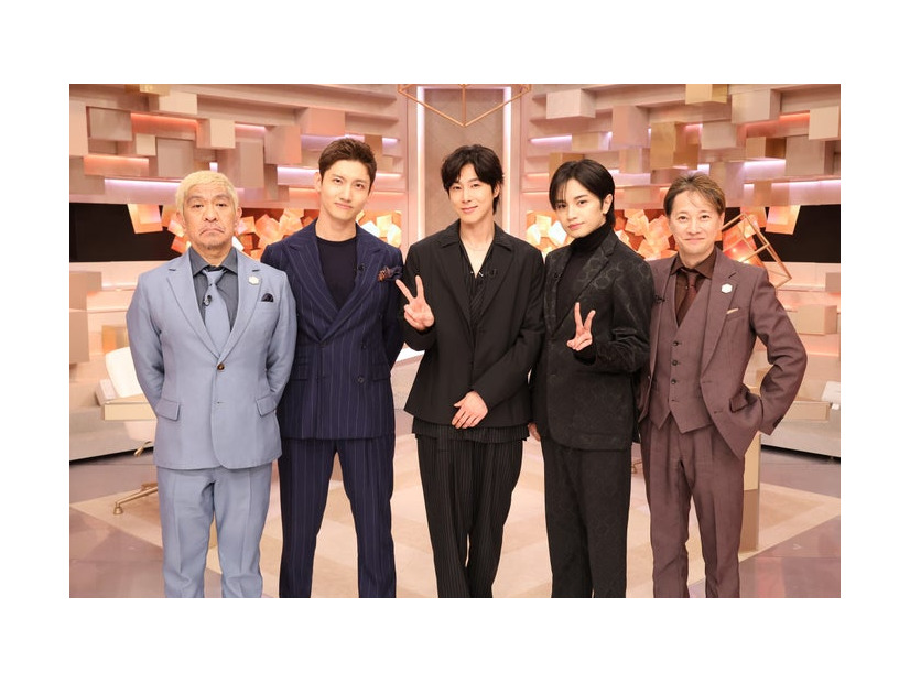 （左から）松本人志、チャンミン、ユンホ、中島健人、中居正広（C）フジテレビ