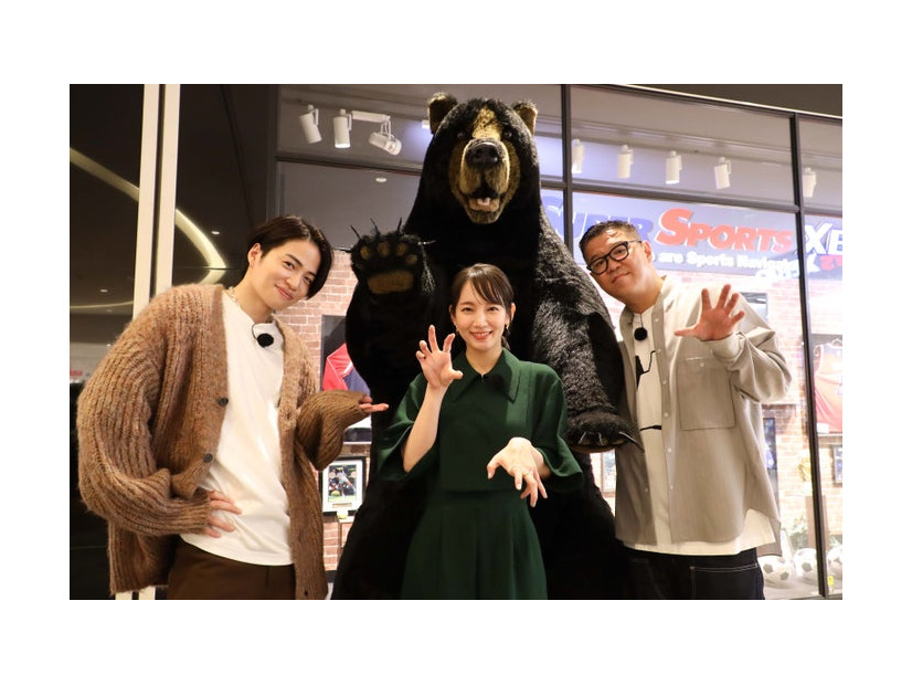 菊池風磨、吉岡里帆、長谷川忍（C）フジテレビ