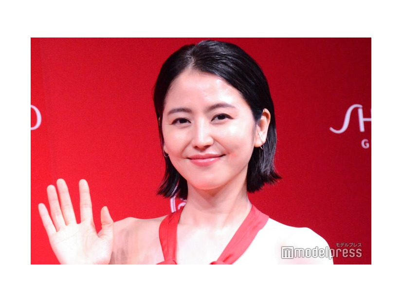 化粧品ブランドのイベントに登壇した長澤まさみ（C）モデルプレス