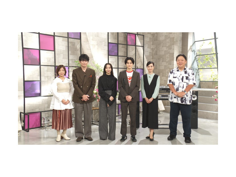 （左から）大久保佳代子、博多大吉、Cocomi、鈴鹿央士、（C）テレビ朝日