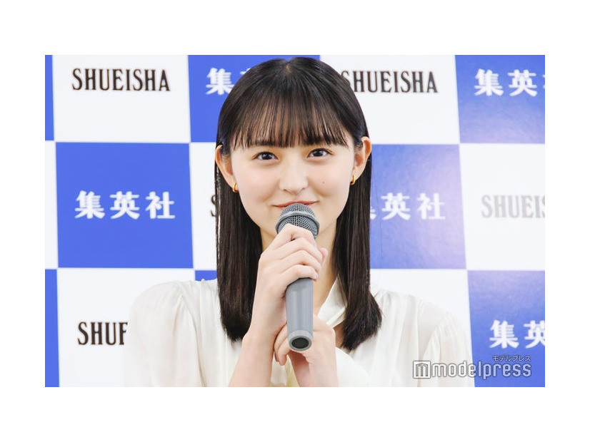 1st写真集「可憐」メディア向け発売記念会見に出席した遠藤さくら（C）モデルプレス