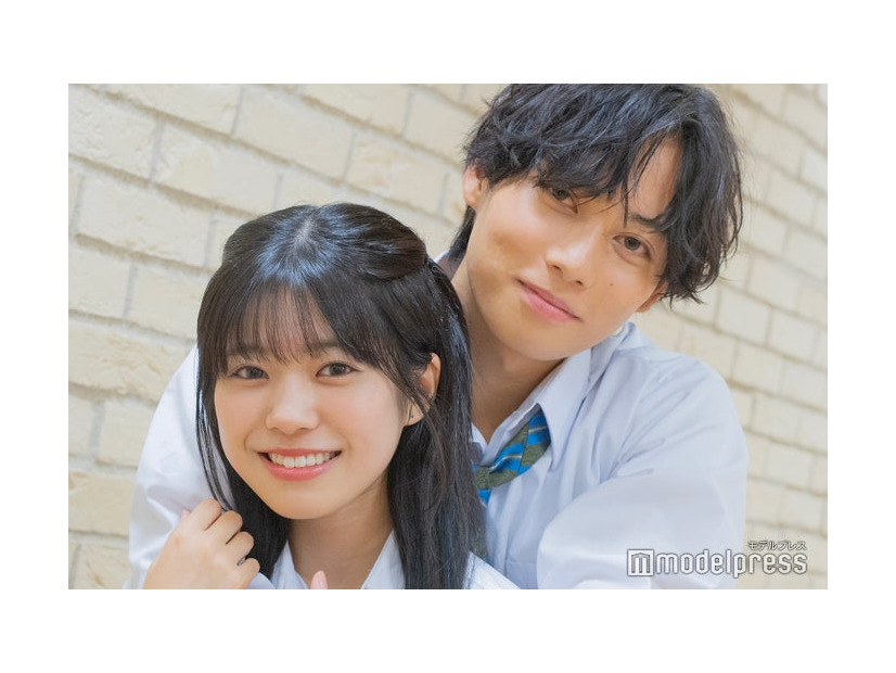 モデルプレスのインタビューに応じた磯村美羽、八幡晴人（C）モデルプレス