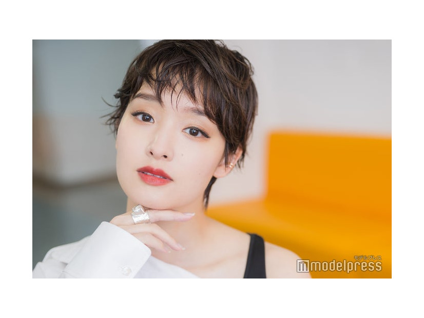 モデルプレスのインタビューに応じた剛力彩芽（C）モデルプレス