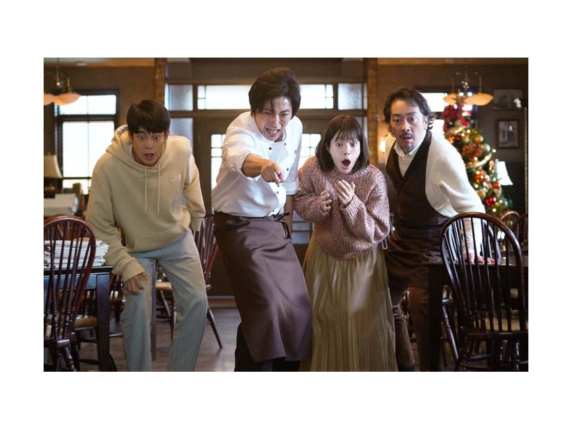 井之脇海、大沢たかお、桜井ユキ、栗原英雄「ONE DAY～聖夜のから騒ぎ～」第1話より（C）フジテレビ