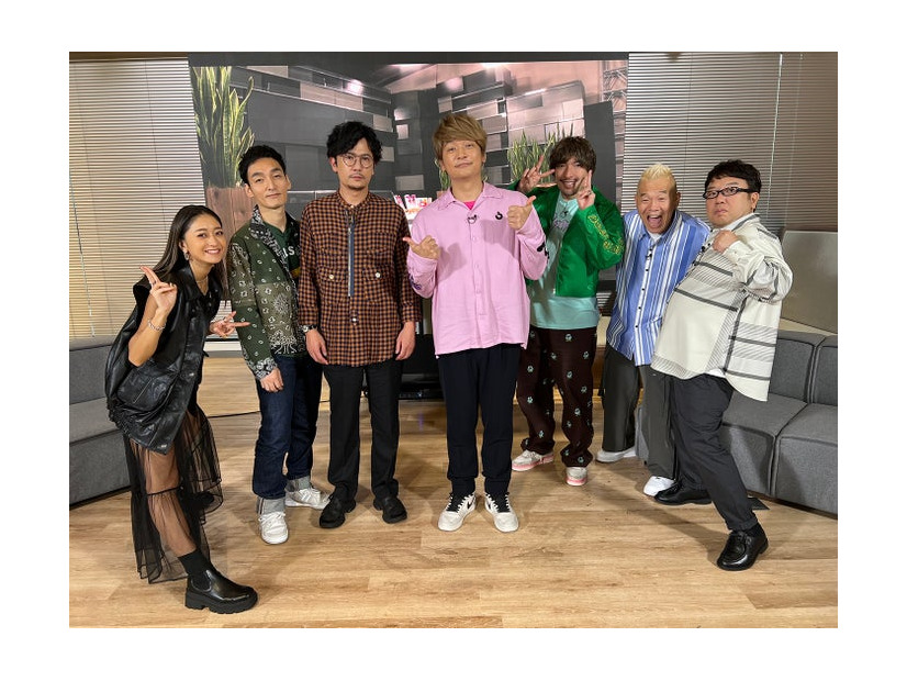 （左から）みちょぱ、草なぎ剛、稲垣吾郎、香取慎吾、りんたろー。、キャイ～ン（提供写真）