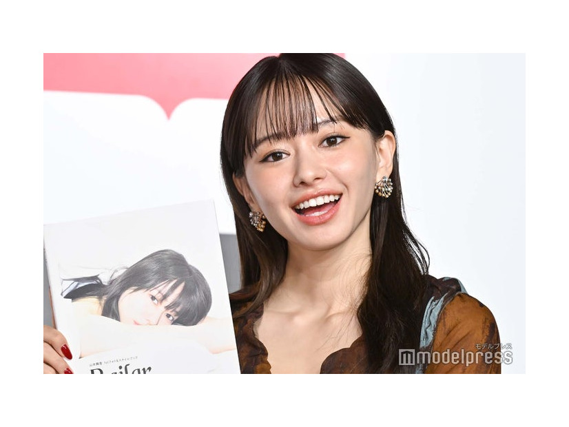「Bailar 山本舞香1stフォト＆スタイルブック」刊行記念イベントを開催した山本舞香（C）モデルプレス