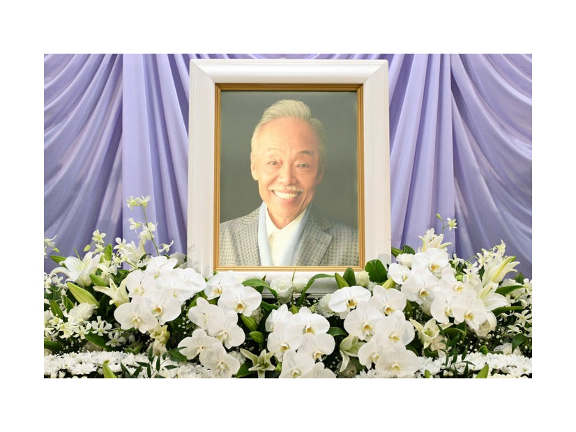 谷村新司さんの遺影（提供写真）