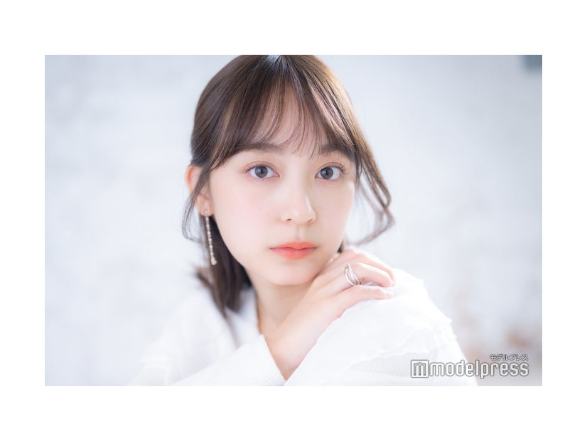 モデルプレスのインタビューに応じた山本莉子さん（C）モデルプレス