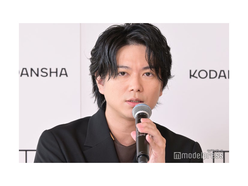 新刊小説「なれのはて」発売記念会見に出席した加藤シゲアキ（C）モデルプレス
