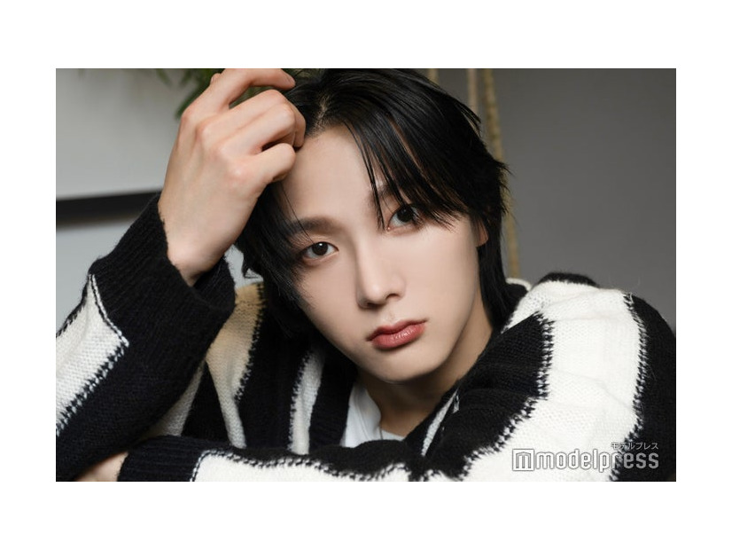 モデルプレスのインタビューに応じたSUNGHO／BOYNEXTDOOR（C）モデルプレス